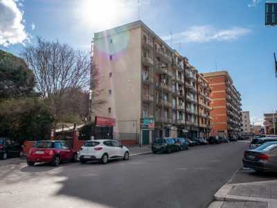 Siamo alle spalle del mercato di Santa Scolastica, a pochi passi dal Carcere Minorile e di fronte al famoso �panzerottaro� Di Cosimo